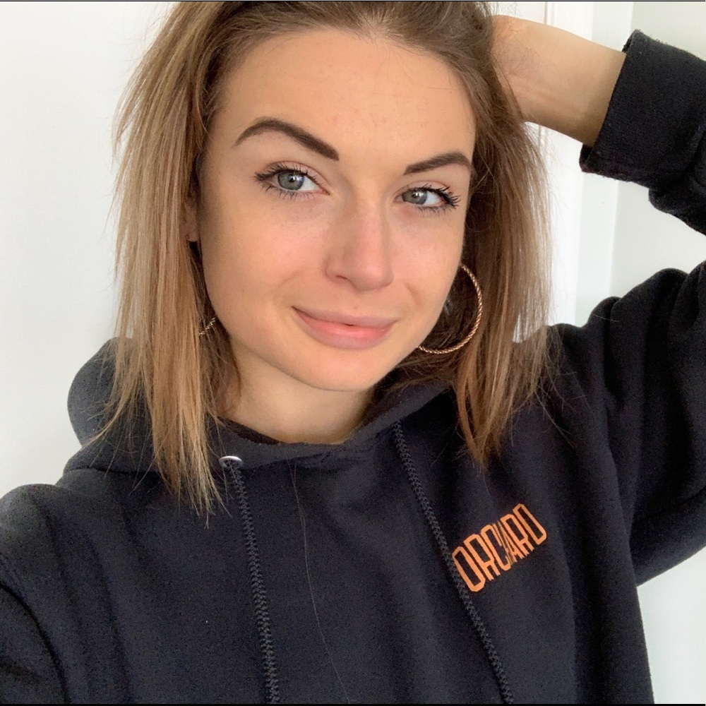 Meet your Posher, Danielle